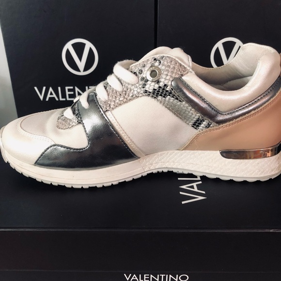 Valentino Women's Sneakers Worn Once! Size 8 🔥LIKE NEW 🔥HOST PIC 🔥🔥 - Picture 1 of 12